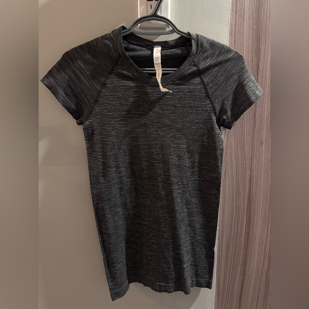 Lululemon swiftly tech short sleeve t shirt